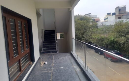 2BHK for rent in posh location